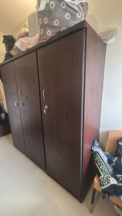 3 door wardrobe