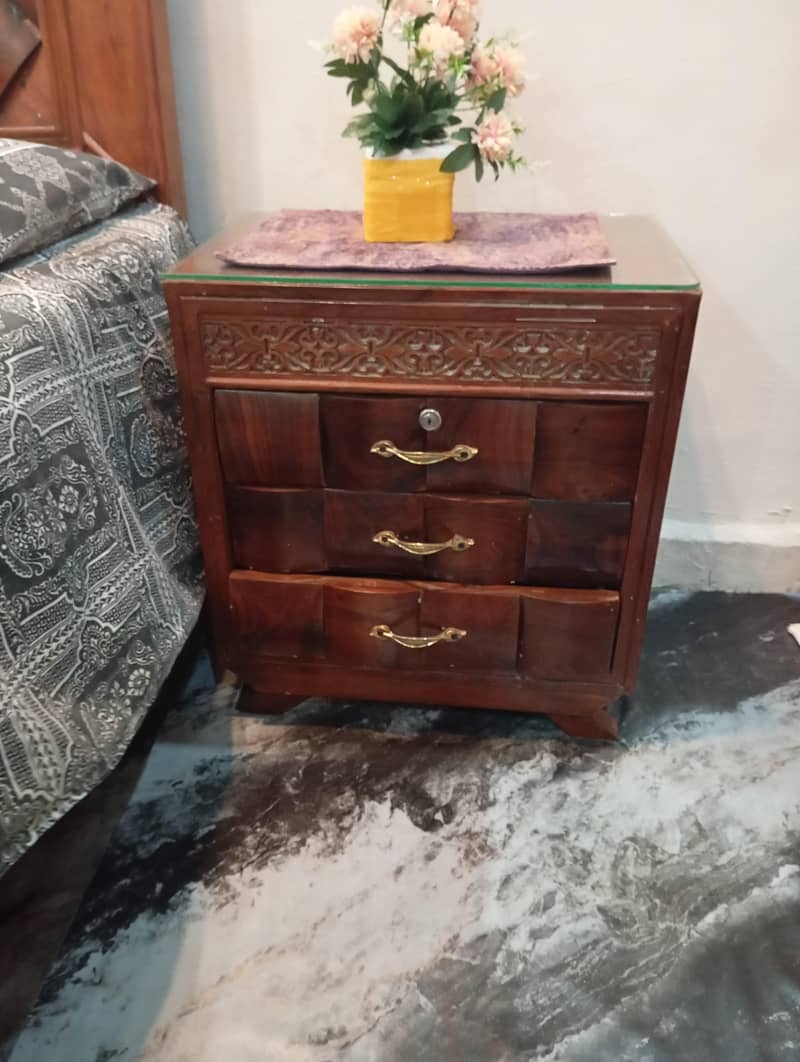 bed dressing side tables 1