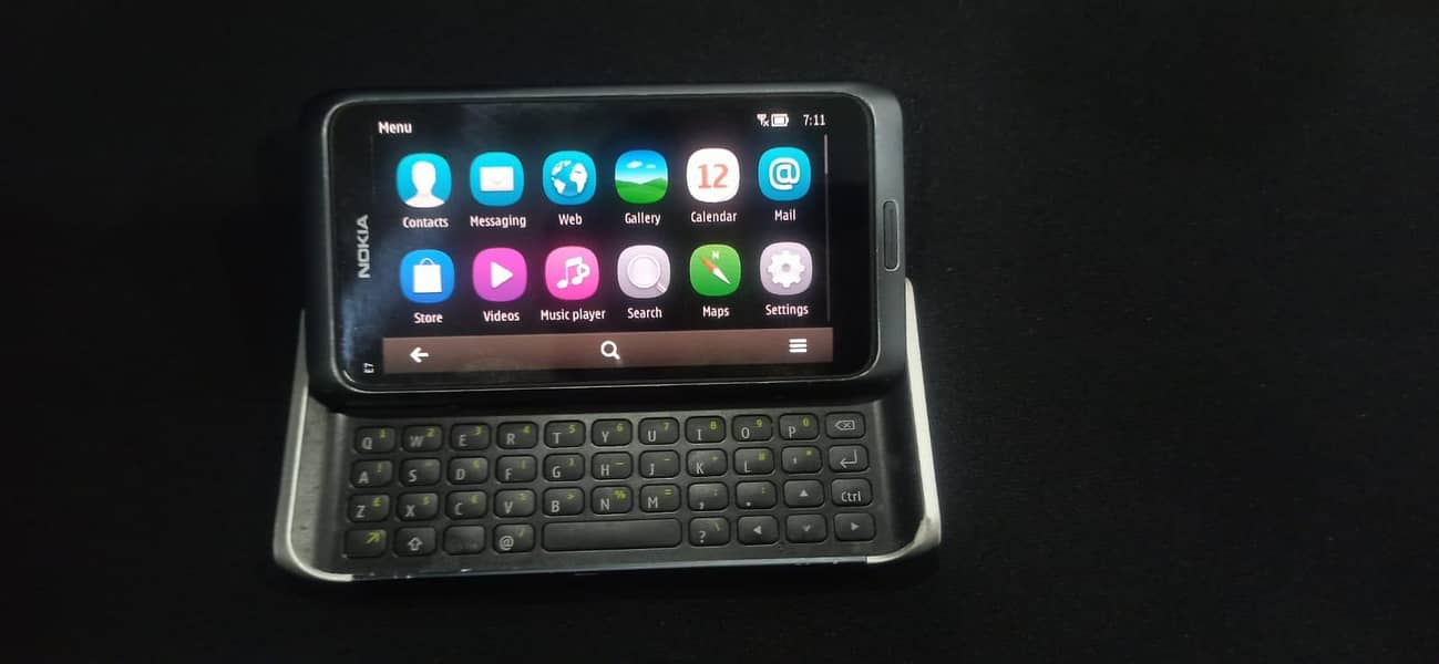 Nokia E7 5