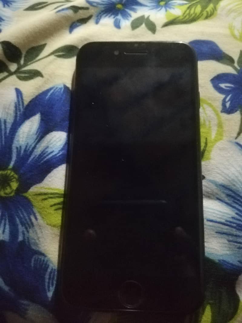 Apple iPhone 7 2