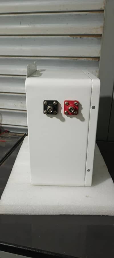 12.8 volt 100A