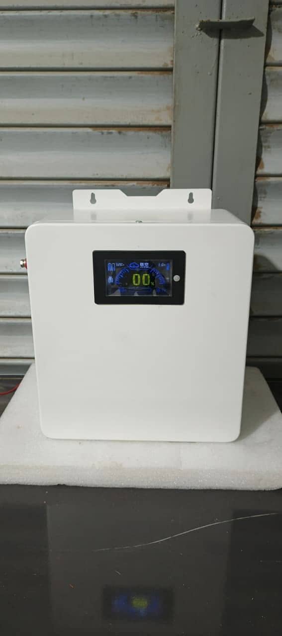12.8 volt 100A 3
