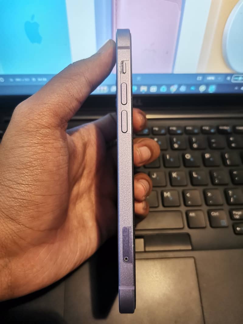 iPhone 12 3