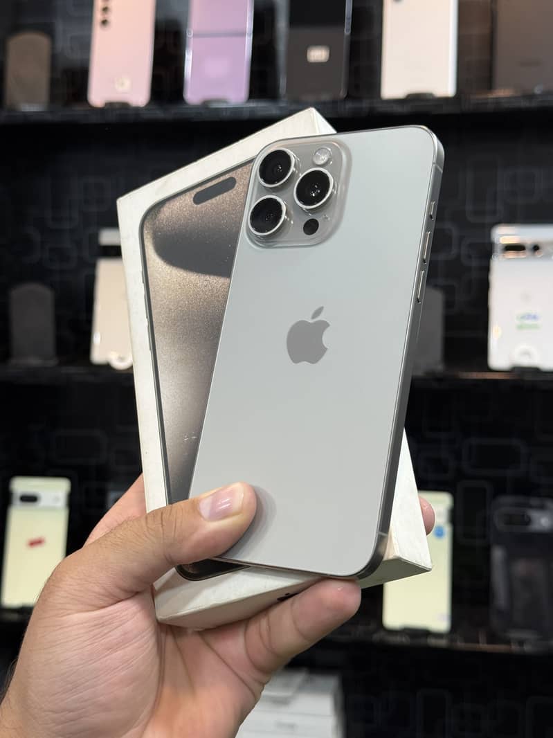 iPhone 15 Pro Max 1