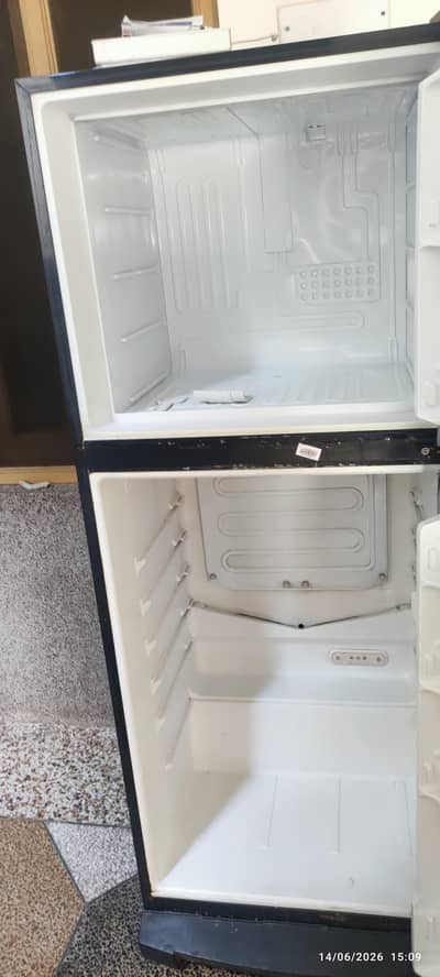 Want to sale dawlance refrigrator