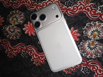 Apple iPhone XR converted to 17 pro