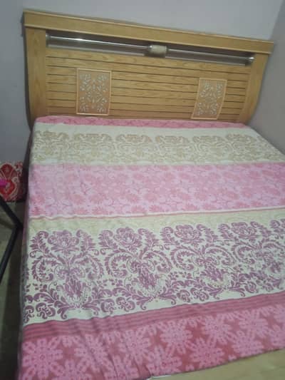 bed wooden
