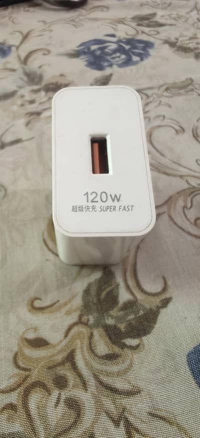 URGENT SALE 120 W super fast without cable Very good fast charger