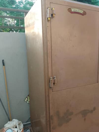 Metal Almari (wardrobe)