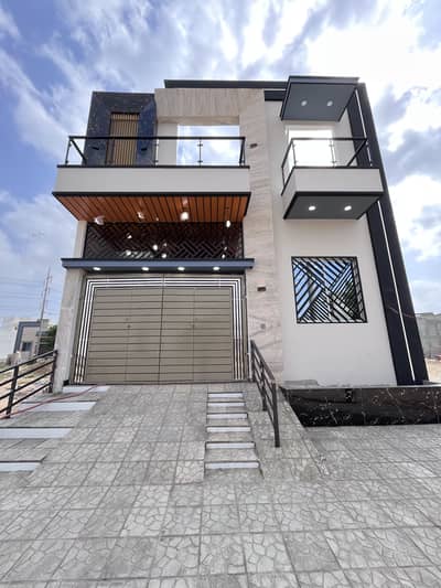 Lavish & Latest Design 120 Sq. Yard Bungalow For Sale | 40 Feet Wide Road | Saadi Garden