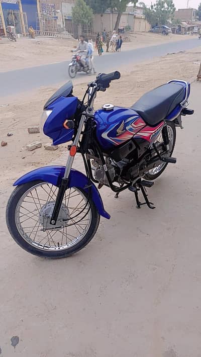 Honda prider 2025 model 10/10 one hand use