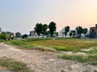 7 Marla Prime Location Plot For Sale In Lake City Block C-3