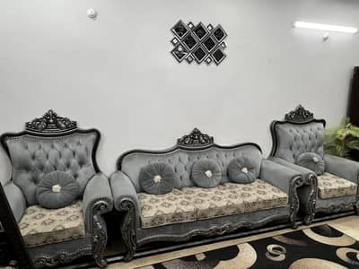 Seven seater fancy sofa set just like new
