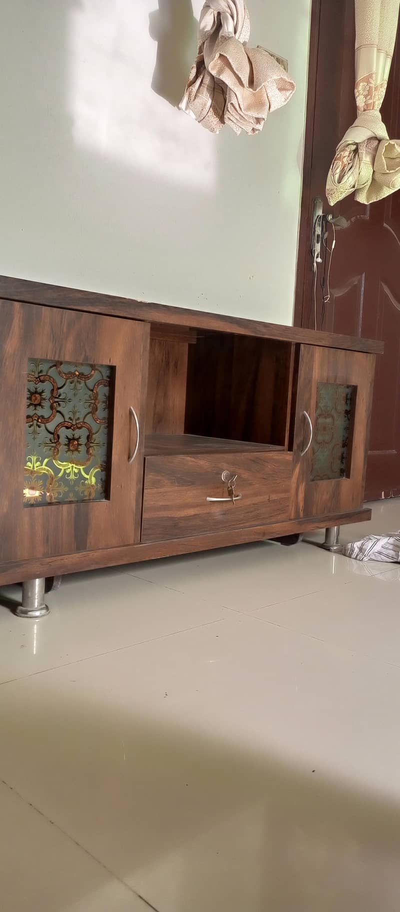 TV console 4