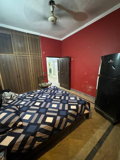 Rooms for rent in Johar Town near Emporium Mall