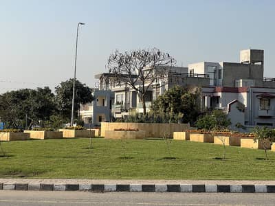 10 Marla Plot Prime Location Near To Ring Road For Sale