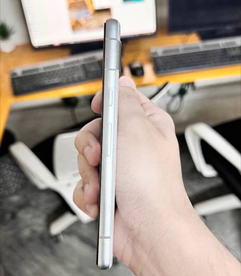 Google Pixel 7a 3