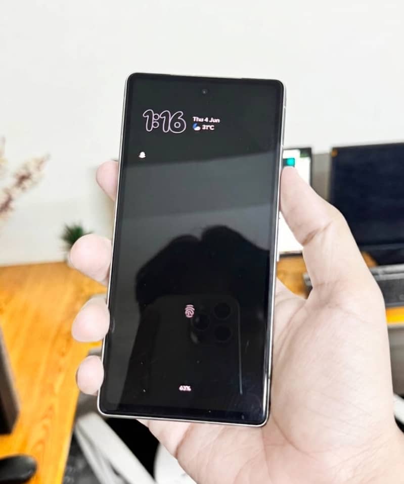 Google Pixel 7a 5