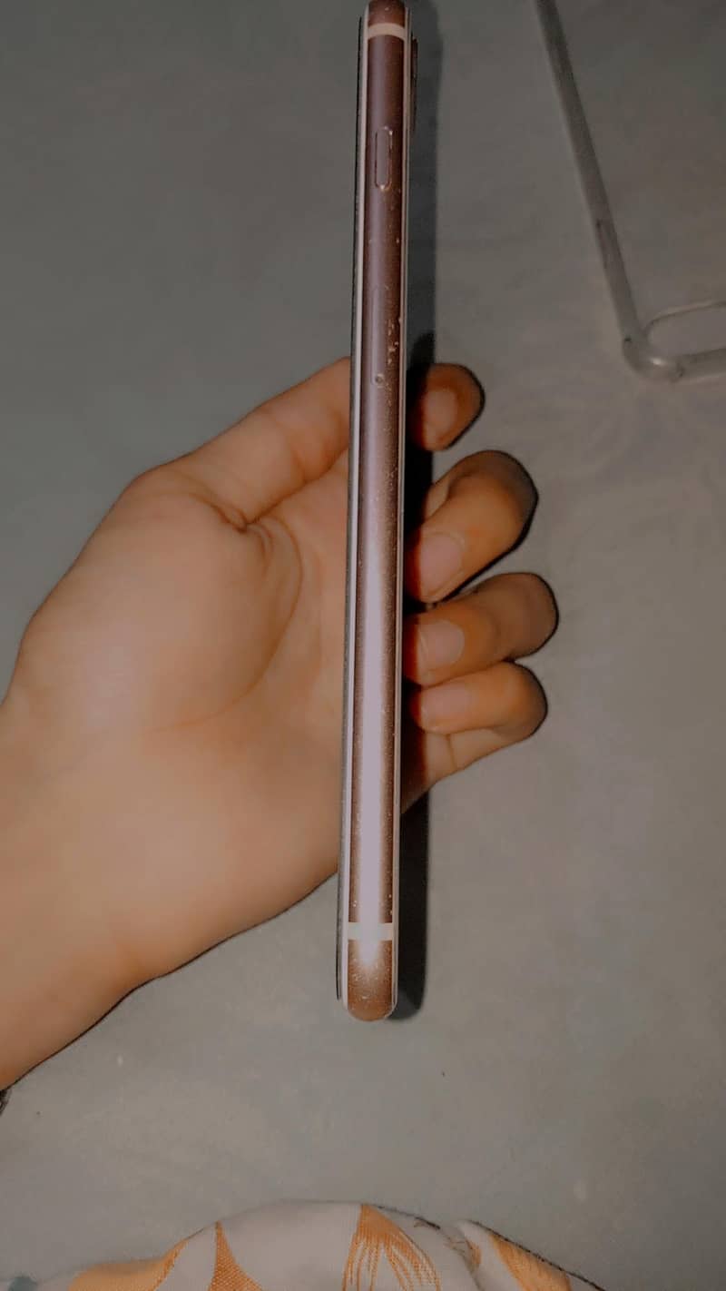 Apple iPhone 8 Plus 5
