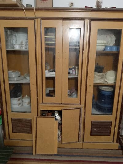 double bed with out mattress and one devider 3 dors malir karachi