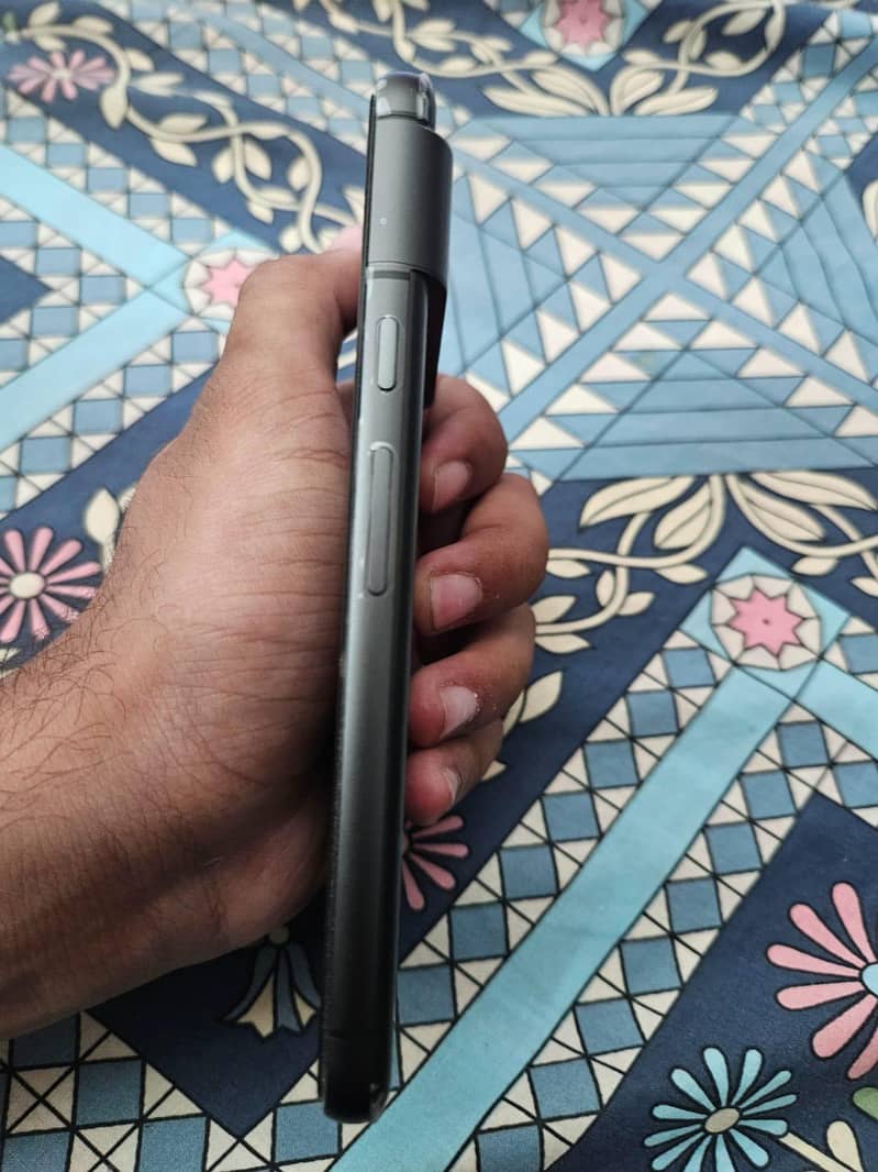 Google Pixel 8 3
