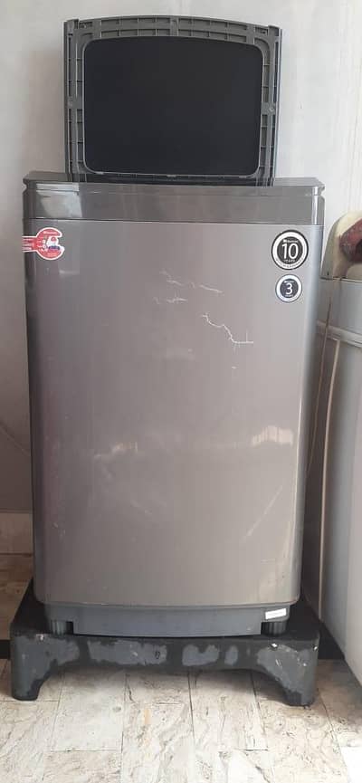 Dawlance Automatic Washing Machine.