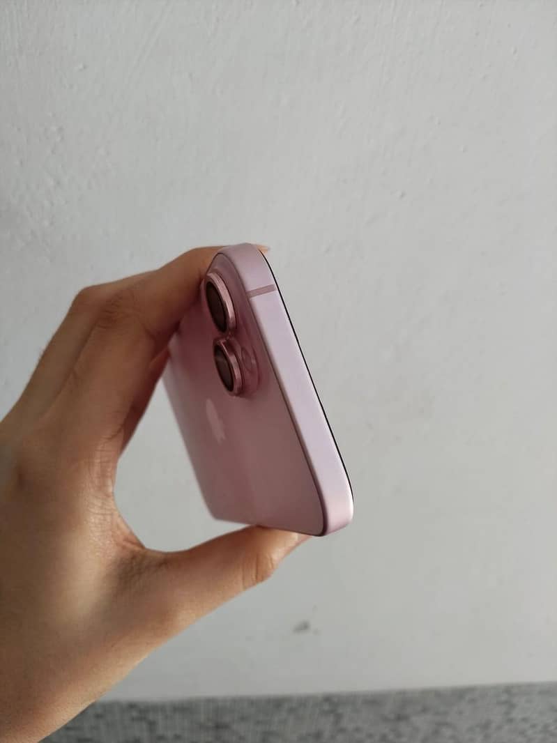 Apple iPhone 15 4