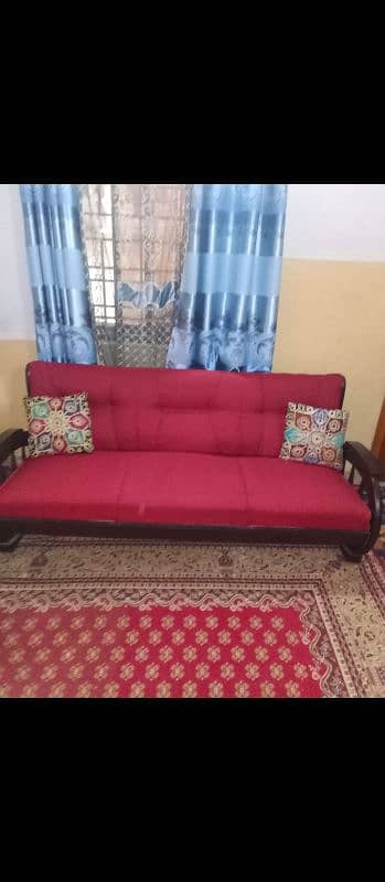 five seater sofa set in excellent and good condition