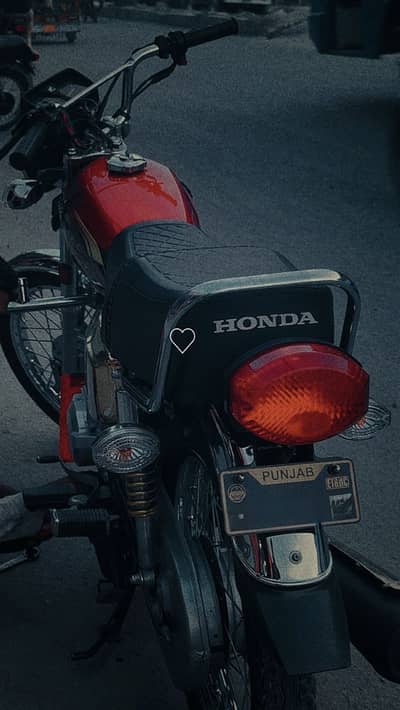 Honda 125 self start gold addition golden number