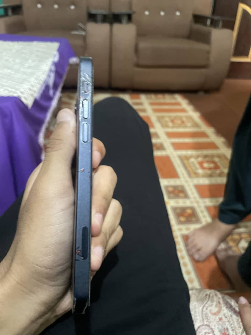 Apple iPhone 12 3