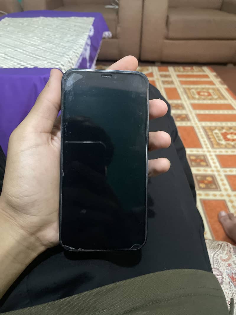 Apple iPhone 12 4