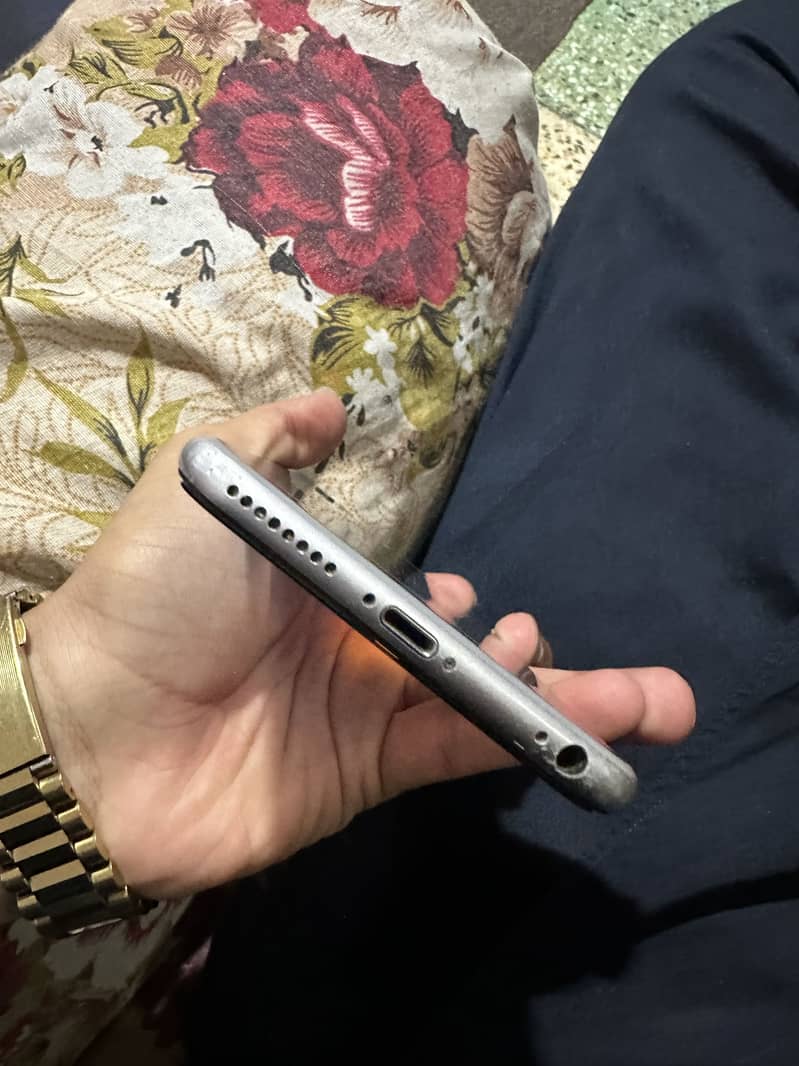Apple iPhone 6S Plus 2