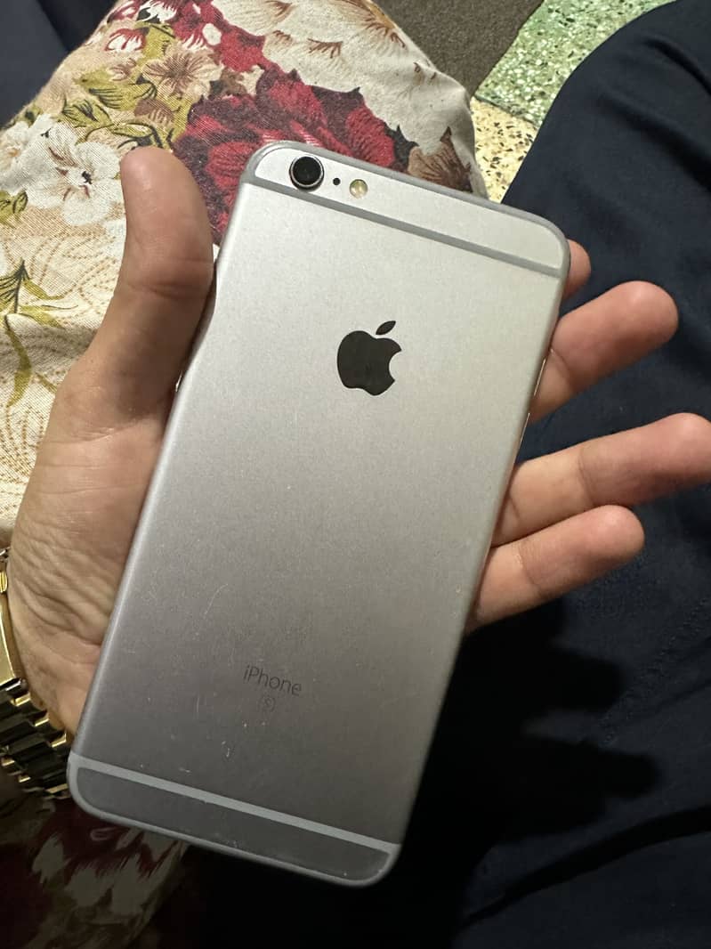 Apple iPhone 6S Plus 4