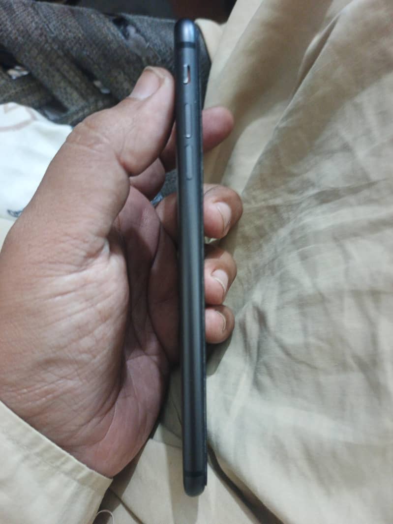 Apple iPhone 8 Plus 3