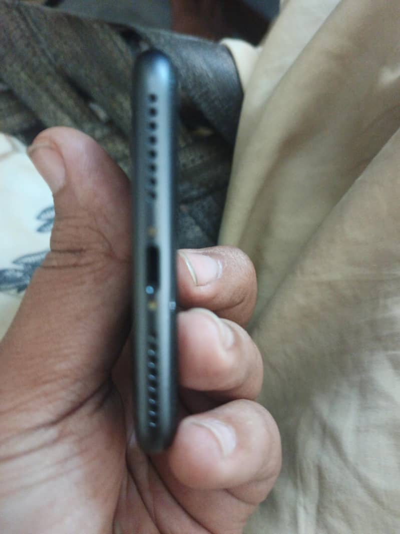 Apple iPhone 8 Plus 5
