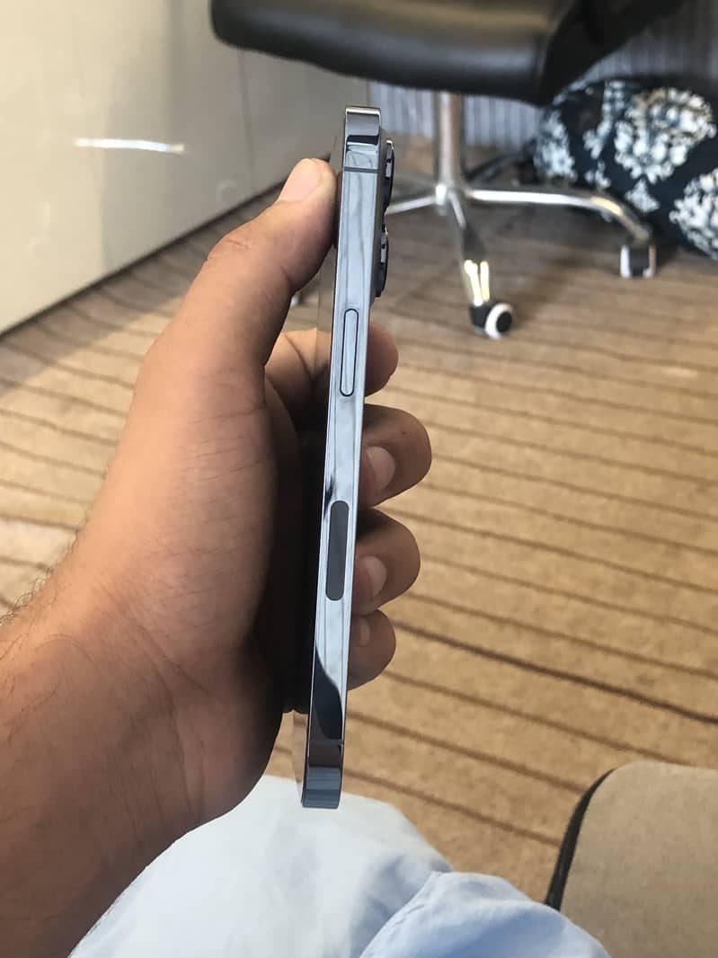 Apple iPhone 13 Pro 1