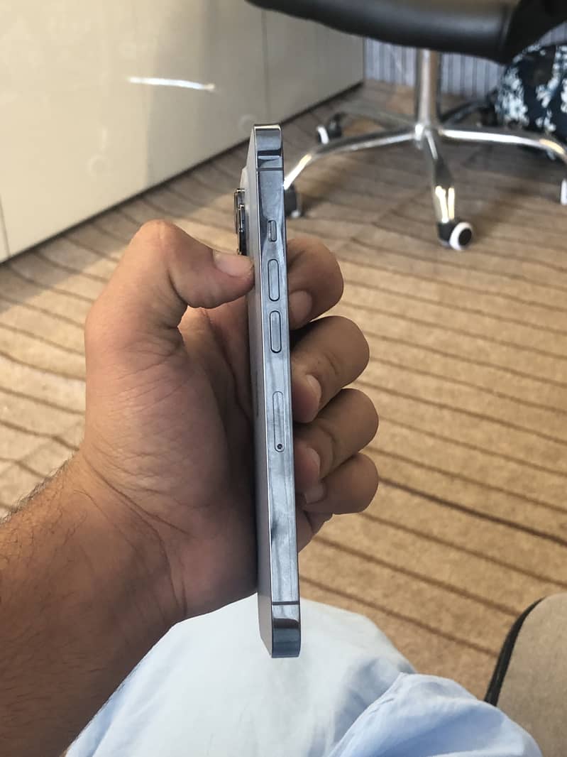 Apple iPhone 13 Pro 2