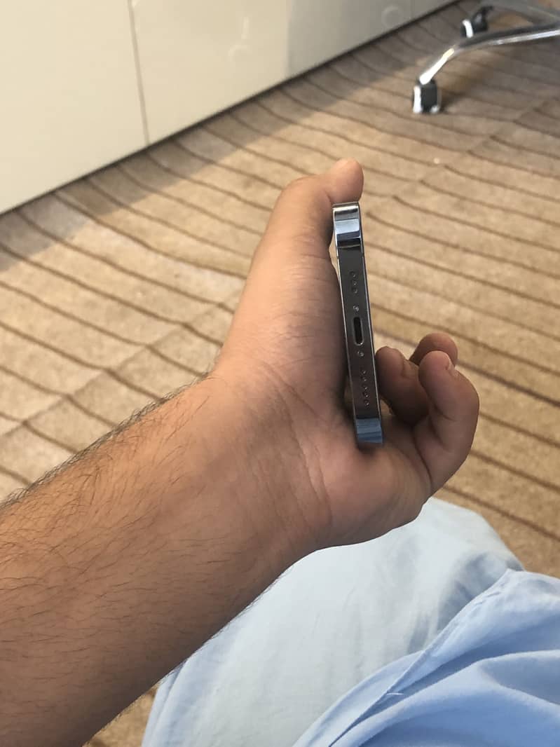 Apple iPhone 13 Pro 4