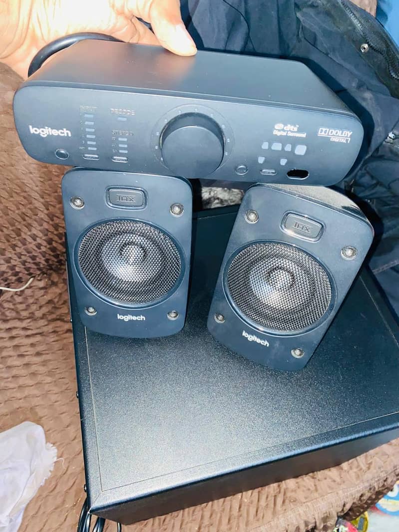 Logitech z906 2