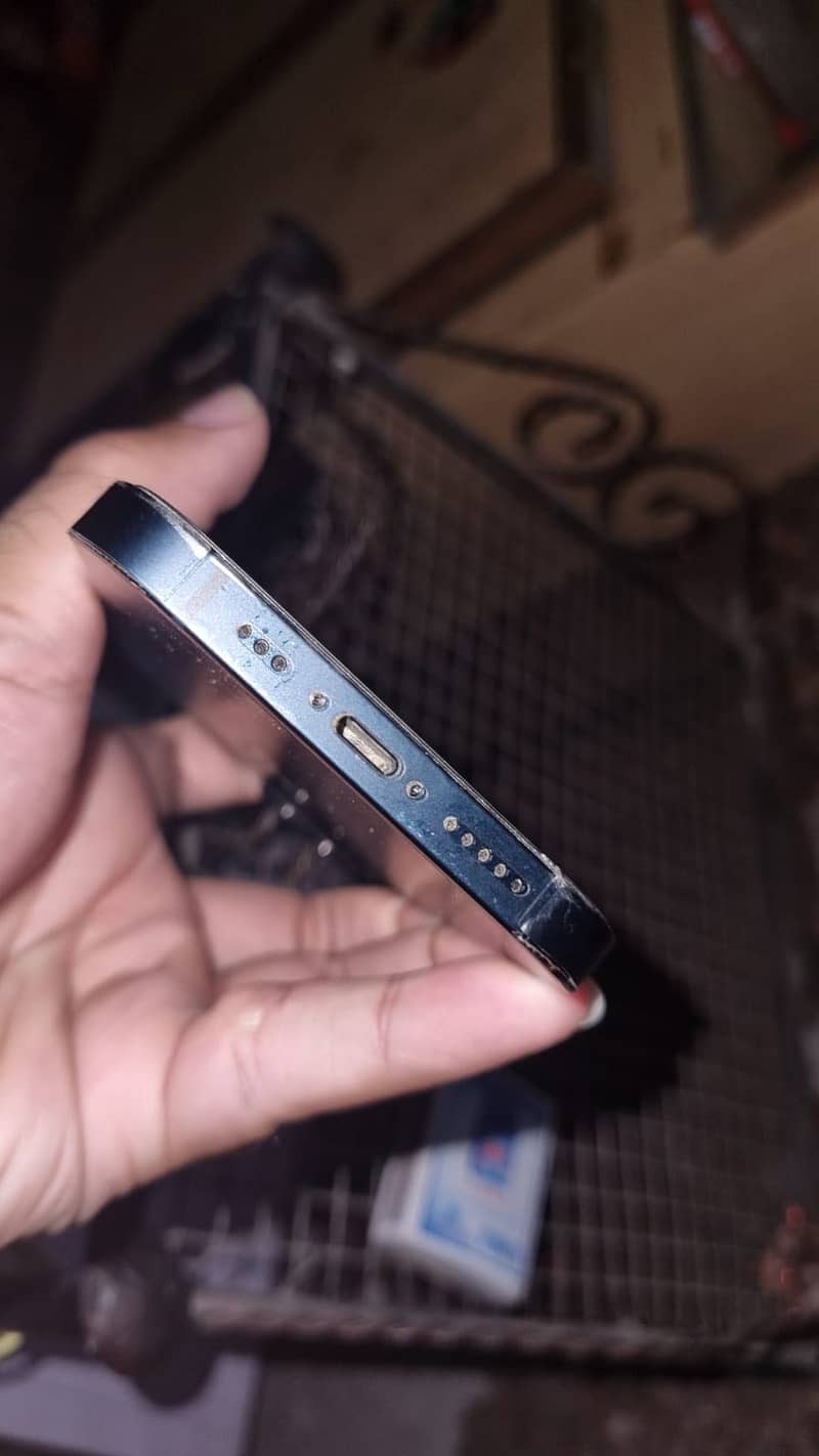 Apple iPhone 13 1
