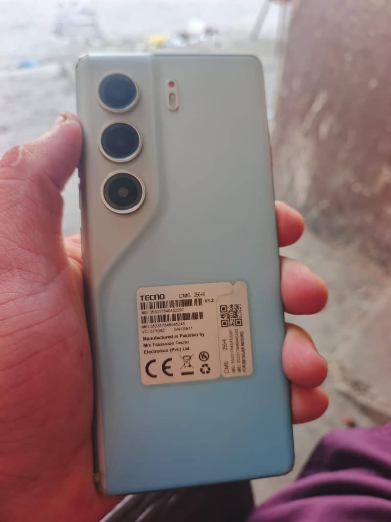 Tecno CAMON 40 Pro 0