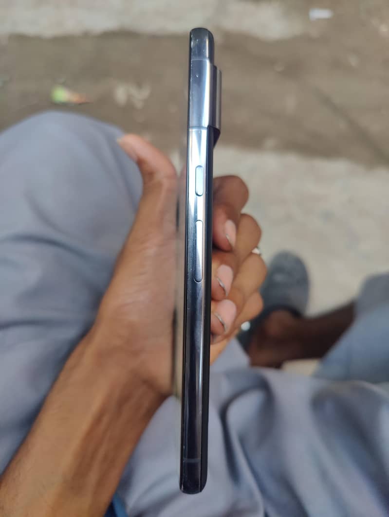 Google Pixel 8 Pro 2