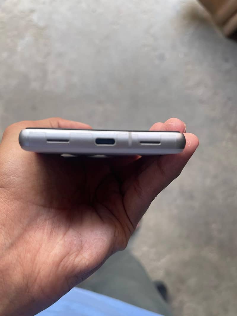 Google Pixel 7a 3
