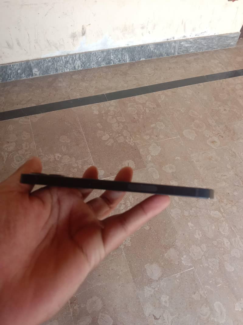 Apple iPhone 12 2