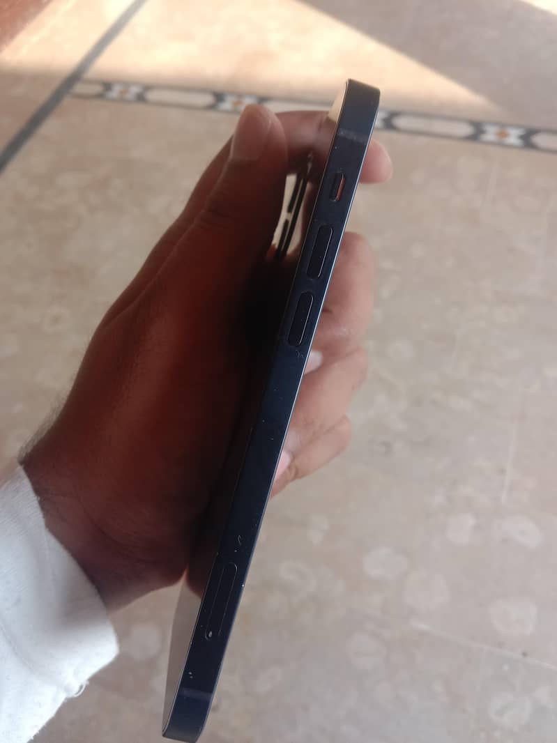 Apple iPhone 12 5