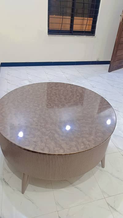 Brand new Stylish coffee table chinoti wood