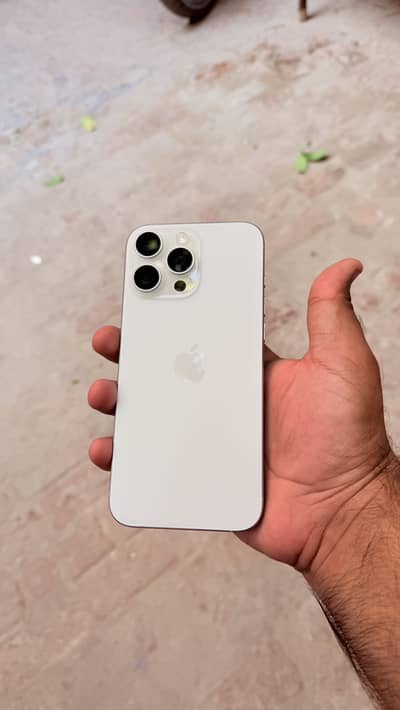 Apple iPhone 16 Pro Max
