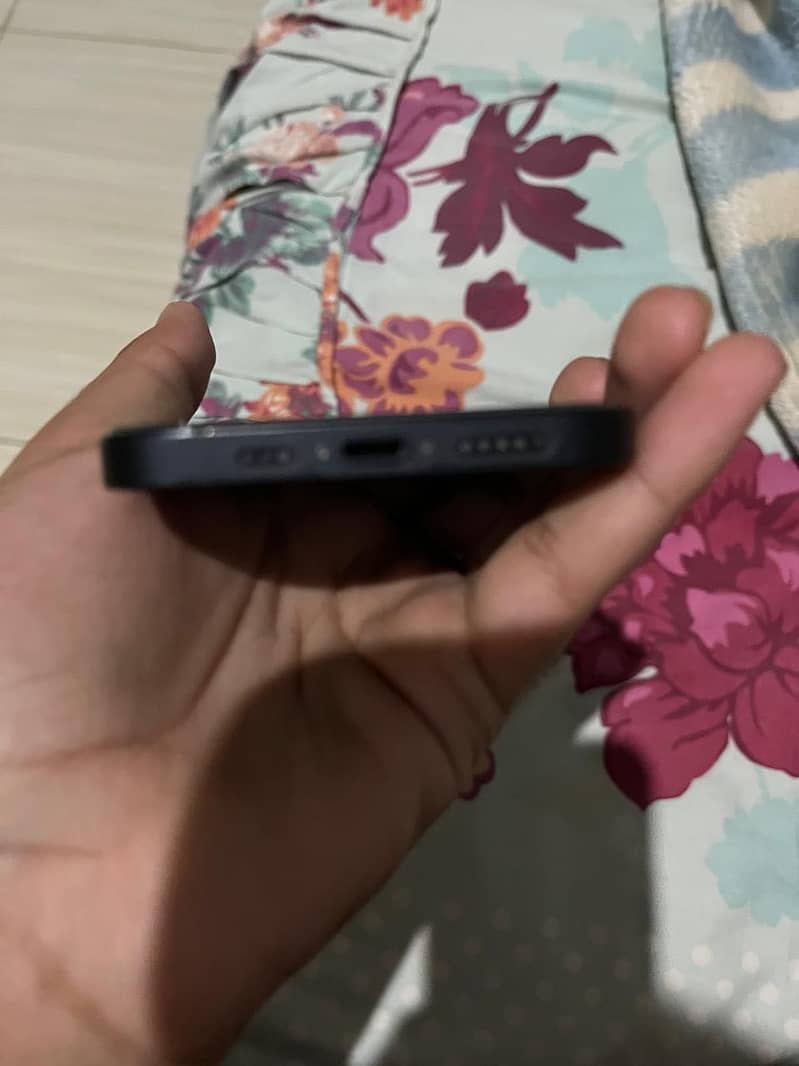 Apple iPhone 12 2