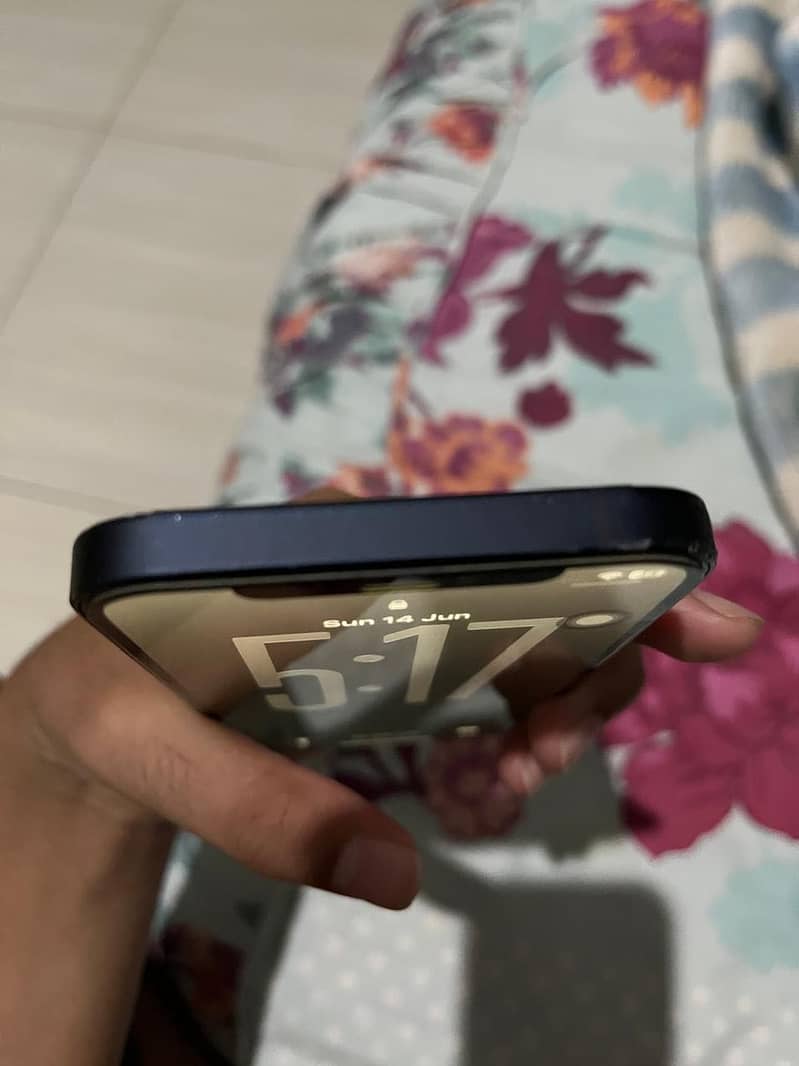 Apple iPhone 12 4