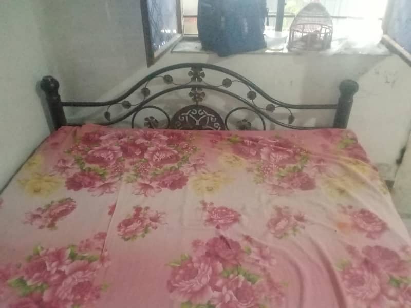 iron bed 1